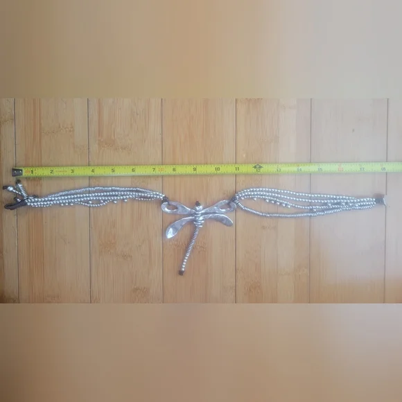 UNO de 50 Silver Dragonfly Necklace - Picture 6 of 6